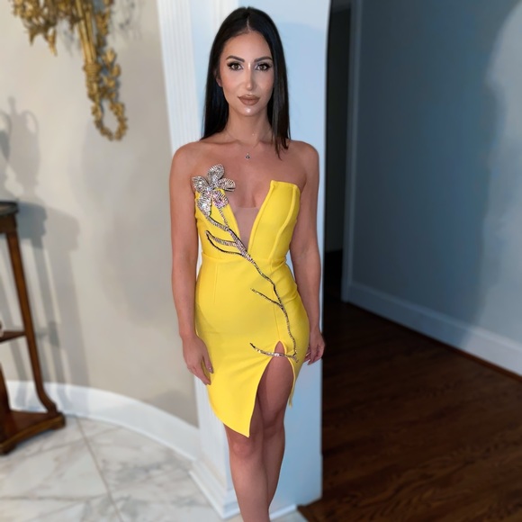 Meet your Posher, Victoria - Picture 2 of 3